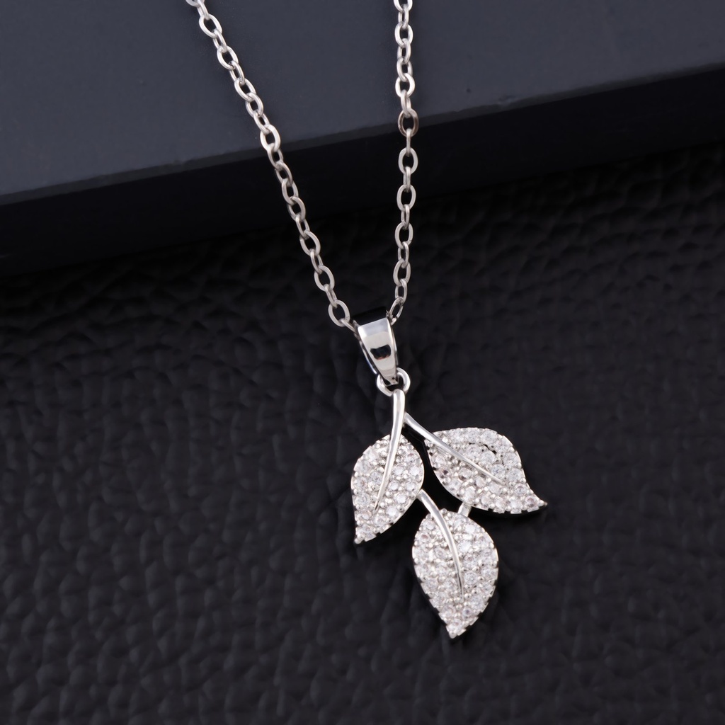 Solibelle Leafy Cluster Pendant