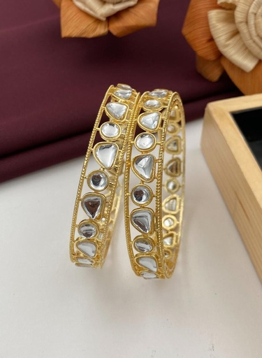 [CB-8] Solibelle Elegant Gold Plated Bangles with Detailed Design