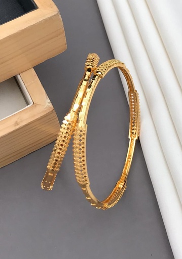 [CB135] Solibelle Gold Plated Trendy Style Fancy Bangle 
